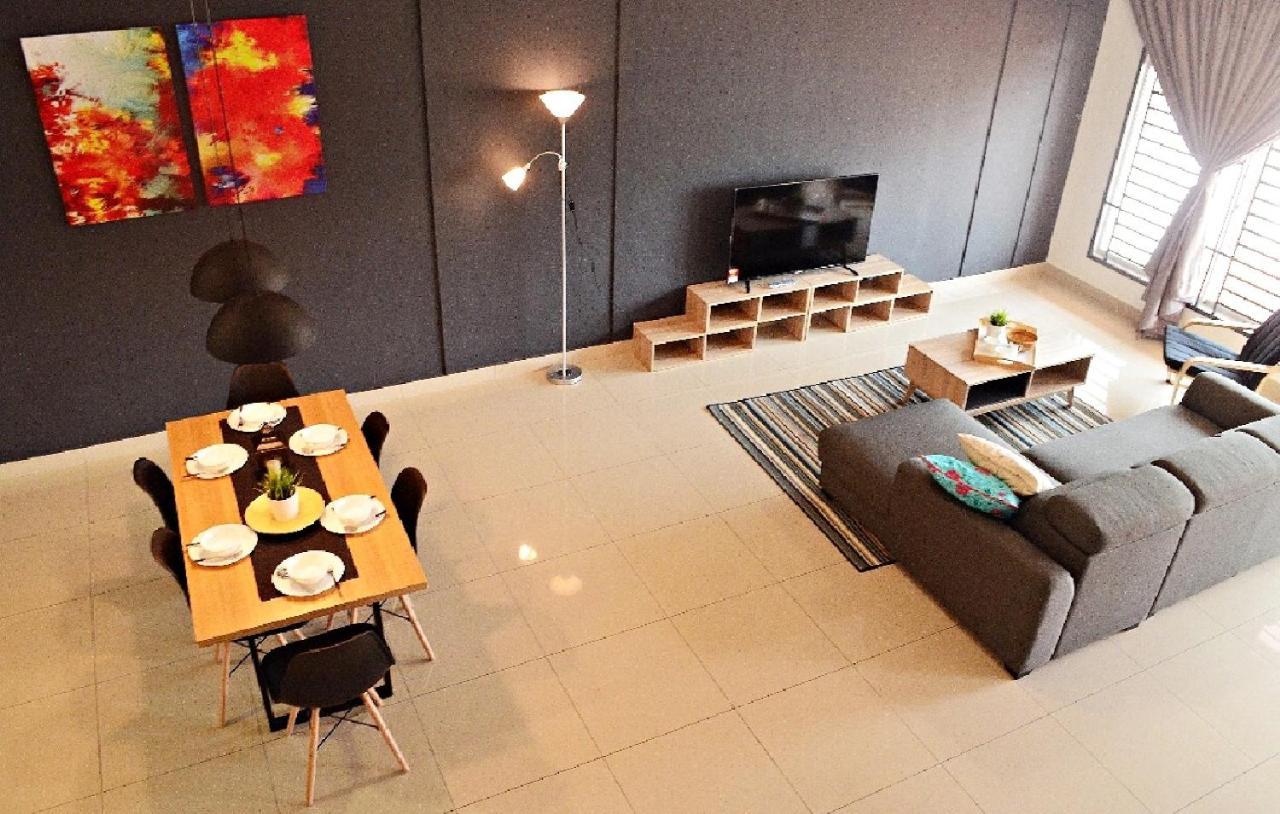 Desaru Cosy Homestay - Near Waterpark, Beach, Rapid -Wifi, Tvbox, Steamboat, Bbq Available Exterior photo