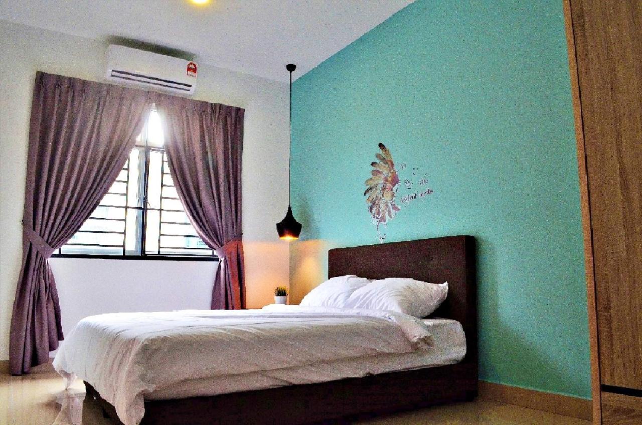 Desaru Cosy Homestay - Near Waterpark, Beach, Rapid -Wifi, Tvbox, Steamboat, Bbq Available Exterior photo